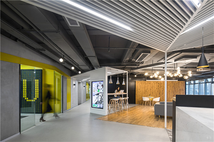 暗黑系創(chuàng)意辦公空間設(shè)計(jì)，看了一眼就心動(dòng)了！