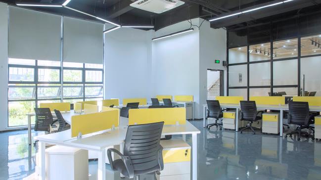 時(shí)尚潮流辦公室設(shè)計(jì)，凸顯年輕人的時(shí)尚追求