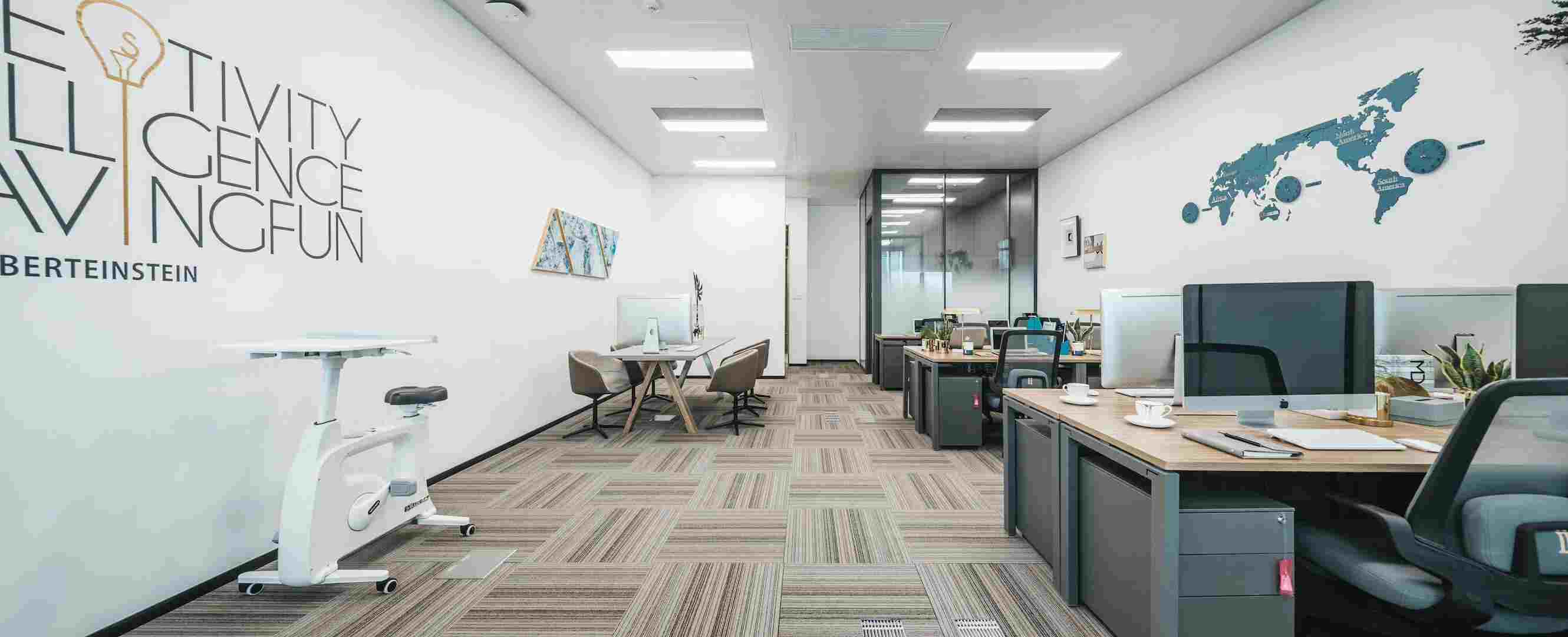 辦公室座位后掛地圖風水好嗎？注意這些風水禁忌！