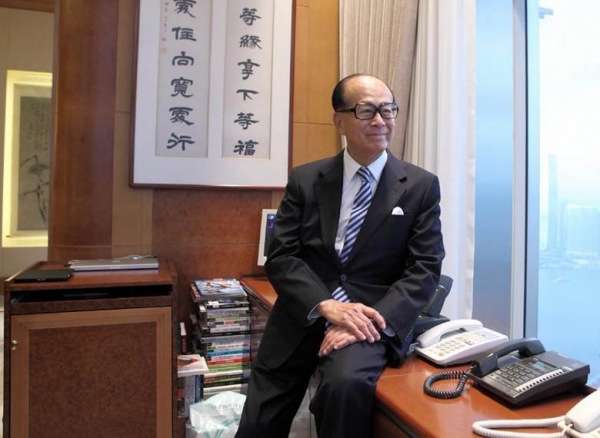 首富李嘉誠的辦公室不奢華，但＊＊經典