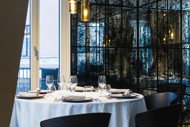 商業空間:里加老縣城現代風格餐廳設計