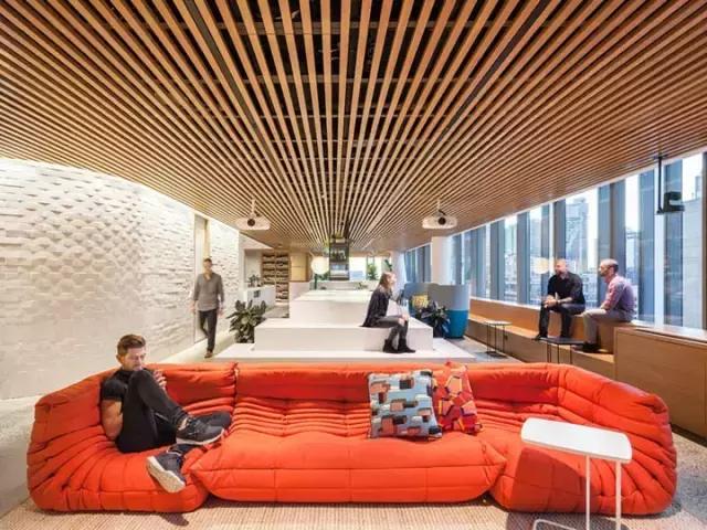 2000m2 像家一樣溫馨的辦公室，看完我心動了