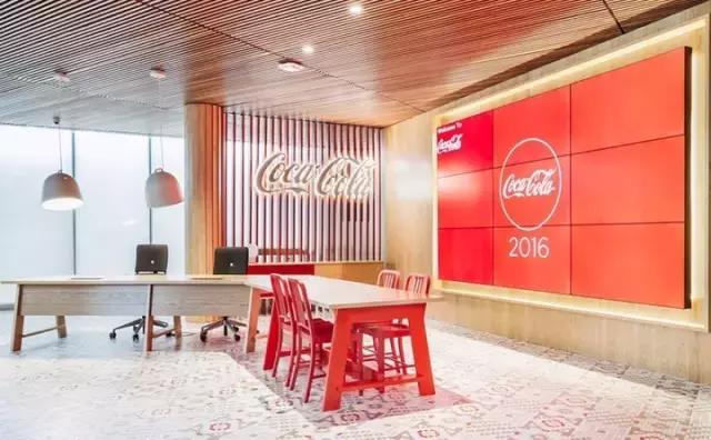 既有感官愉悅，又能體現品牌價值，我就服可口可樂的辦公