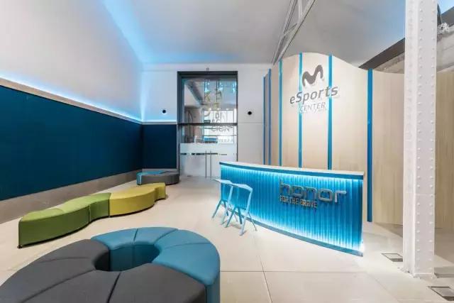 就喜歡這種天馬行空的藍(lán)，馬德里Movistar Riders辦公室設(shè)計