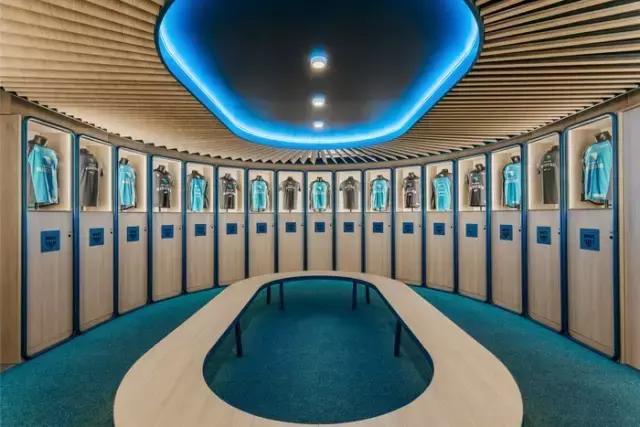 就喜歡這種天馬行空的藍,馬德里Movistar Riders辦公室設計